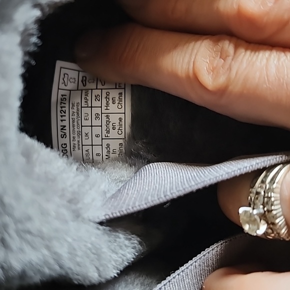 NWT Ugg Super Fluff Slippers - Picture 3 of 4